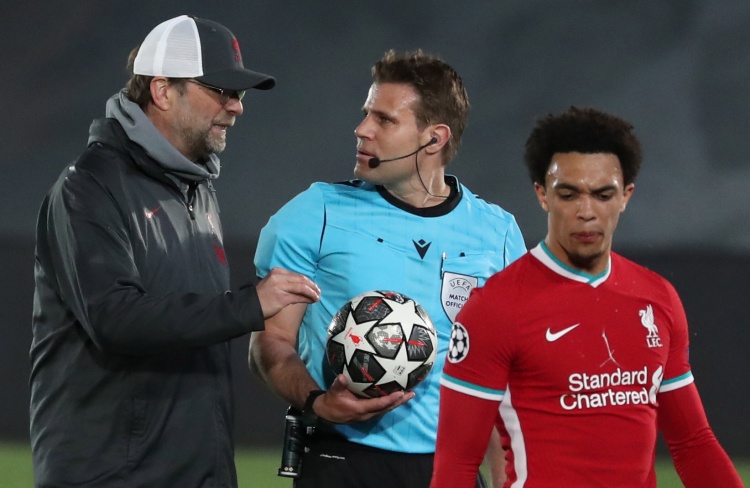 [图]意甲-普利西奇双响拉比奥特世界波 米兰3-2登顶