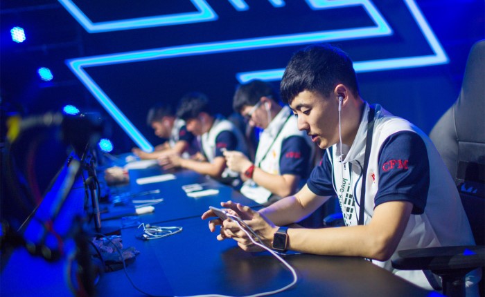 间却明显缩 间却明显缩